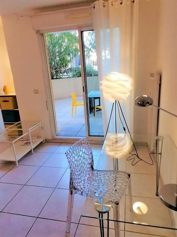 Studio Neuf 25 M2, Terrasse 35 M2 Proche Port Nice, Centre Ville 0*, Nice